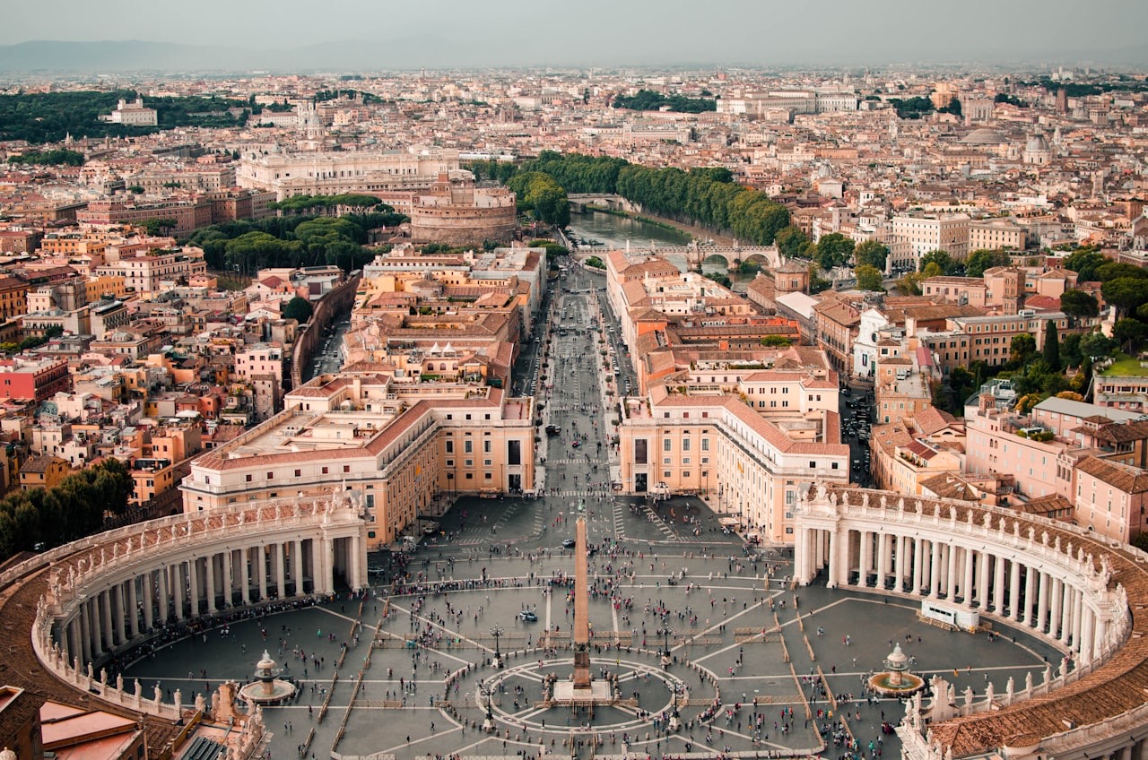Vatican Dress Code 2026: What to Wear
